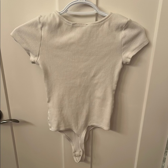 White Ribbed Bodysuit with Button Detail, size S - Picture 5 of 5